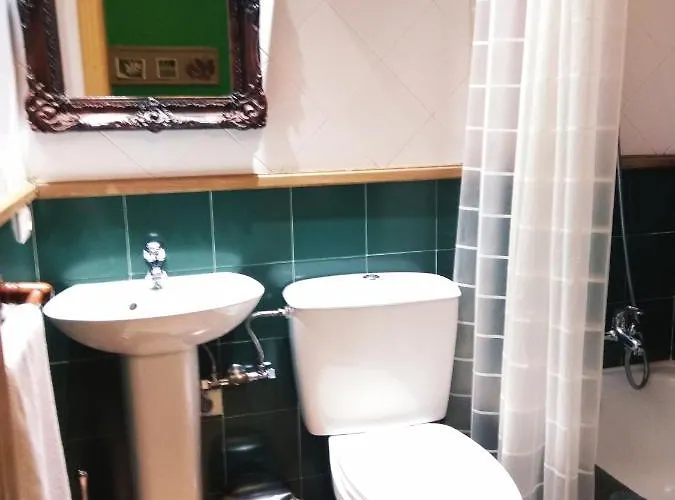 여관 Rural Del Medico Regumiel de la Sierra